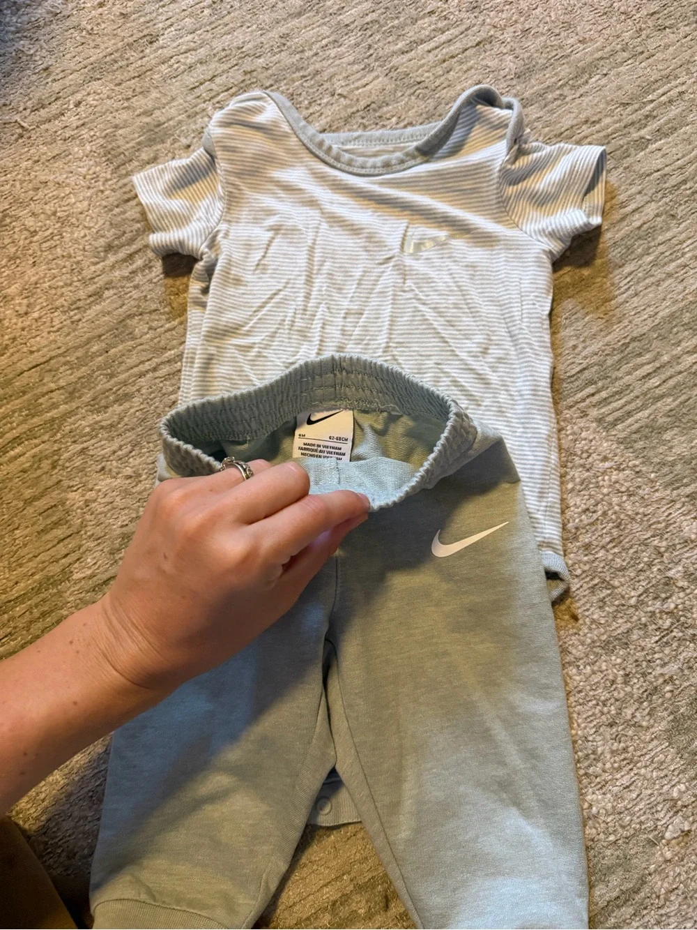 BABY NIKE SET - Picture 7 of 9